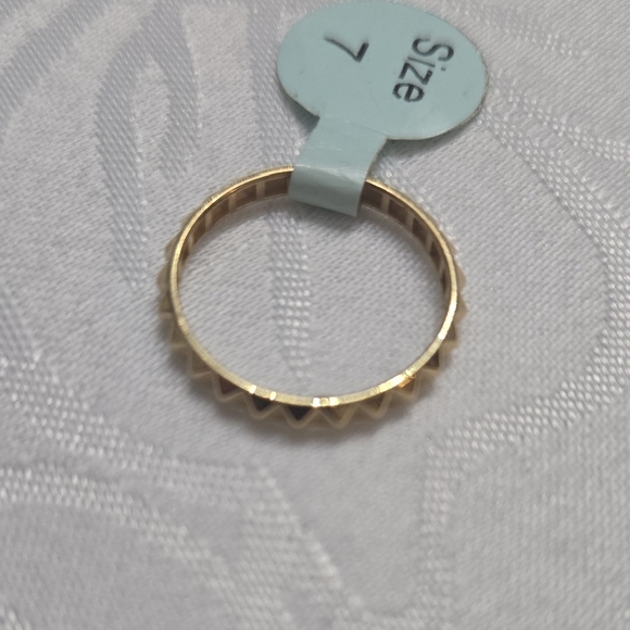 Elegant Gold-Tone Ring